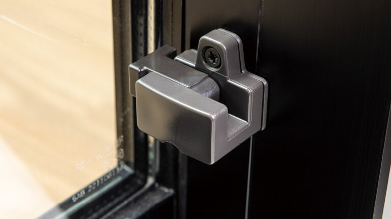 指はさみ防止サッシ