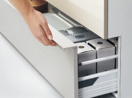 フロアストッカー部