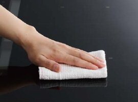 フラットだから使うたびにサッと拭くだけ