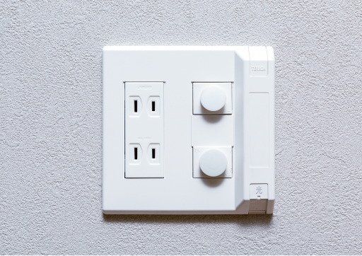 マルチメディアコンセント