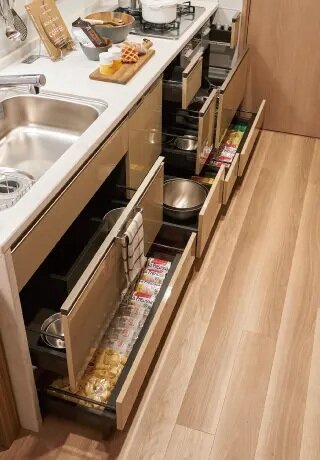 ソフトクローズ付
オールスライド式収納