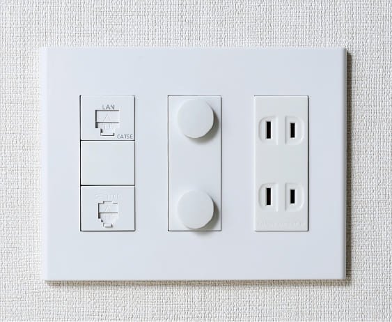 マルチメディアコンセント