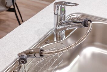 ［シングルレバー混合水栓］