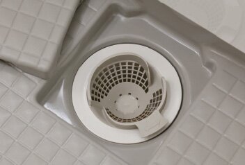 ［パッとくるりんポイ排水口］