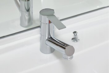 ［シングルレバー混合水栓］