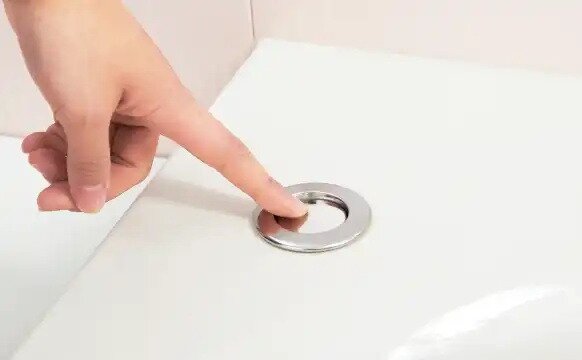 ワンプッシュ排水栓