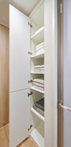 パウダールーム物入れ