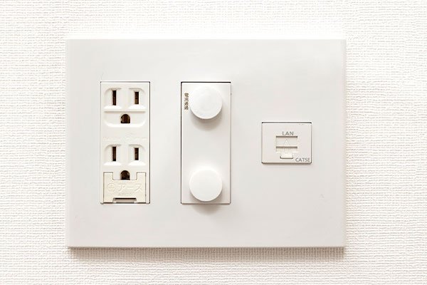 マルチメディアコンセント