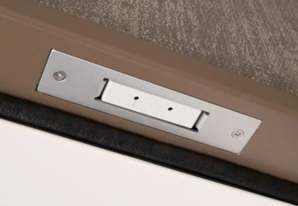 全戸玄関ドア・窓（一部）防犯センサー付