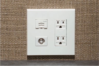 マルチメディアコンセント