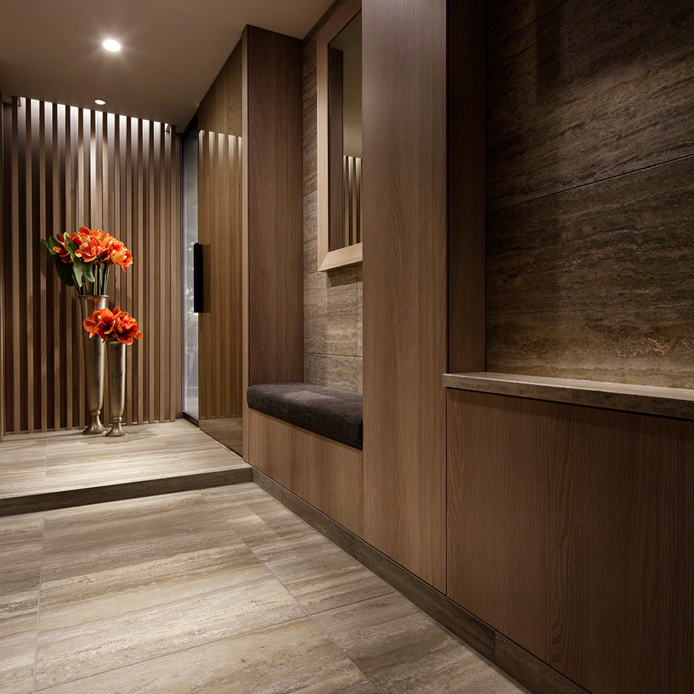 玄関・廊下壁片面木目調パネル