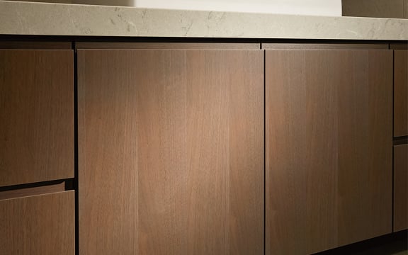 突板仕上げ扉面材