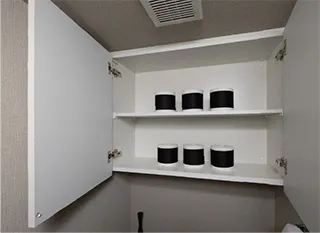 トイレ吊戸棚