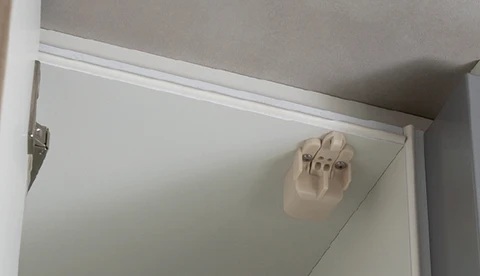 耐震ラッチ
