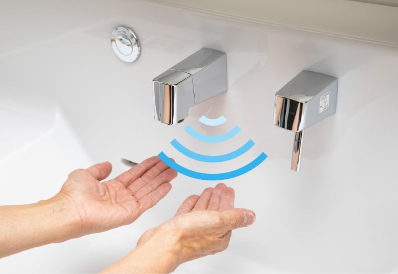 タッチレス水栓