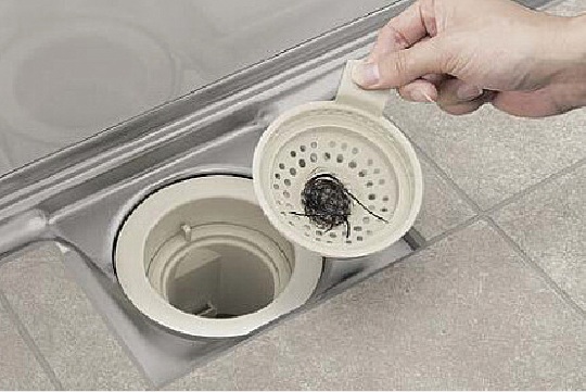 カンタン着脱＆
ヘアキャッチャー付排水口