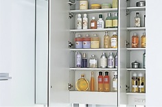 ミラー裏全面収納