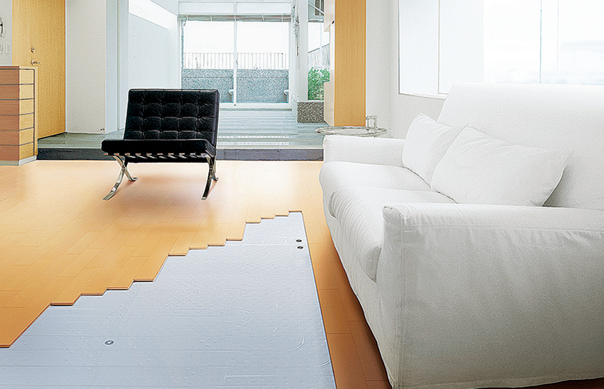 足元から温まる
ガス温水式床暖房「ヌック」