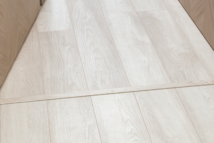 フラットフロア（玄関框部分除く）