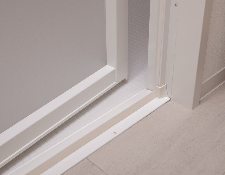 スッキリ開き戸