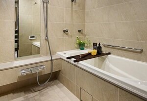 浴室タイル貼り（床・壁）