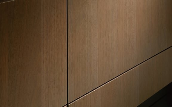 突板仕上げの扉面材