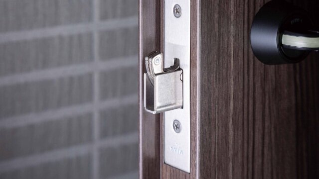 鎌付デッドボルト