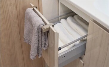下部収納
（ソフトクローズ）