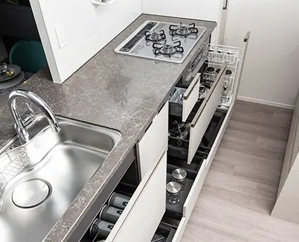 ソフトクローズ機能付スライド収納