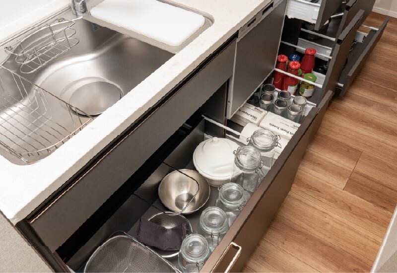 ブルモーション機能付
スライド収納