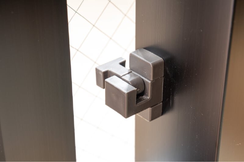 指はさみ防止付引き違いサッシ