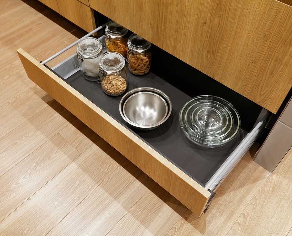 キッチン巾木収納