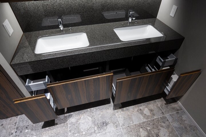 ソフトクローズ付き収納