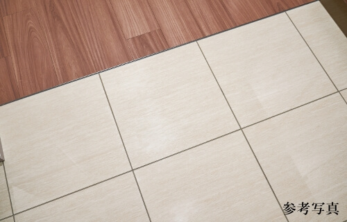 石調タイルの玄関床