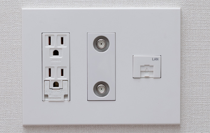 マルチメディアコンセント