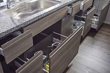 ソフトクローズ付スライド収納