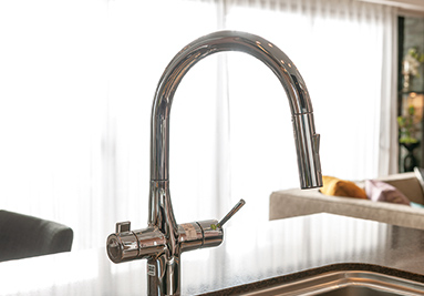 グースネックシャワー水栓