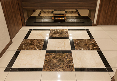 大理石仕上げ玄関ホール