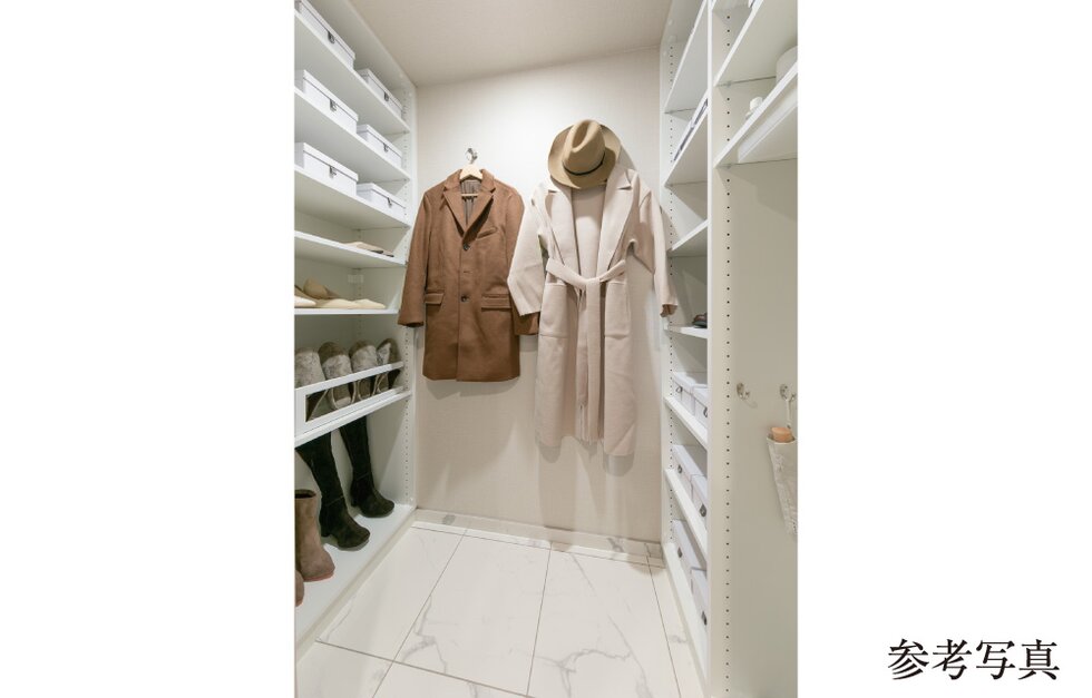 シューズインクロゼット
（消臭機能付クロス＆コンセント）