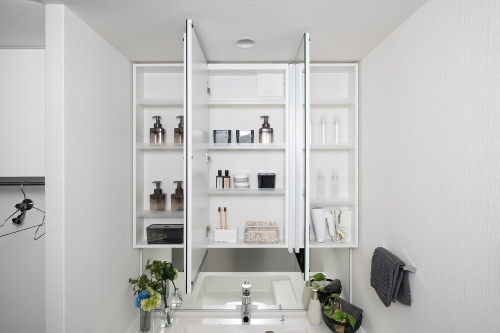 ミラーキャビネット