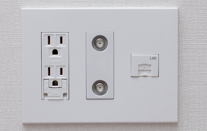 マルチメディアコンセント