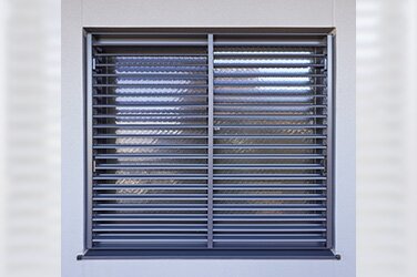 可動ルーバー面格子