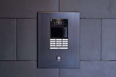 カラーモニター付集合玄関機