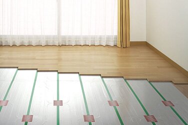 ガス温水床暖房