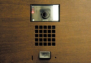 玄関前カメラ付ドアホン