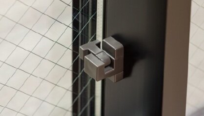 サッシ指挟み防止