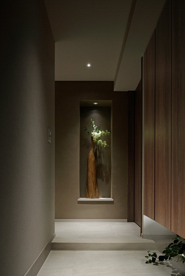 タイル貼り（エントランス・ホール・トイレ・パウダールーム）