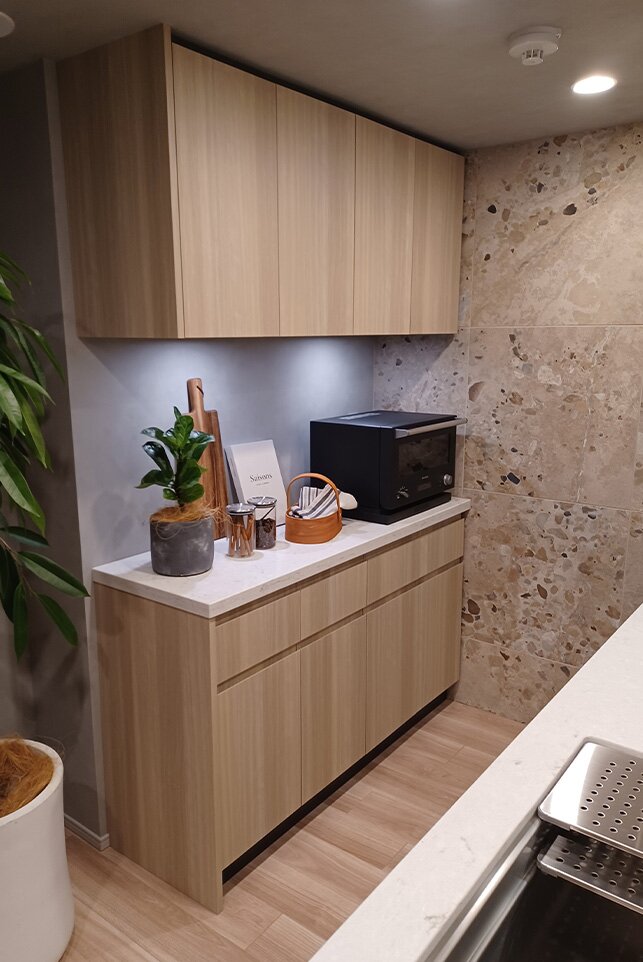 食器棚（天板：フィオレストーン）