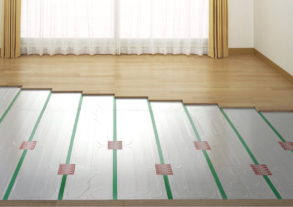 ガス温水式床暖房 （居室2室採用）