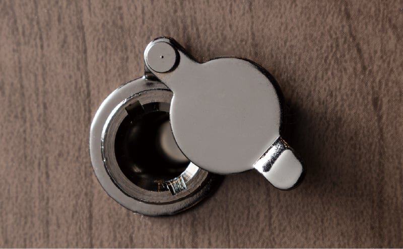 ふた付ドアアイ